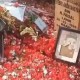 TPU Digembok karena Makam sang Anak Rusak, Ayah Bibi Ardiansyah Berdoa di Luar Makam
