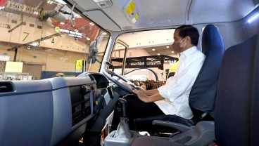 Presiden Joko Widodo Jajal Mitsubishi Fuso New Mining Spec