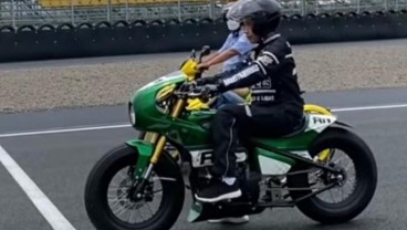 Intip Tokoh yang Mempopulerkan Kawasaki W175, Ada Dilan, RK hingga Jokowi 