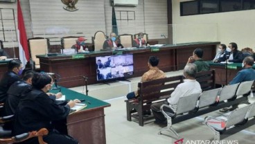 Sidang Bupati Nganjuk, Tukang Becak Jadi Saksi