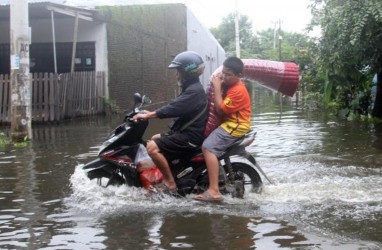 Fakta Banjir di Kalbar: Sebulan Tak Surut, Ribuan Mengungsi hingga Susah Listrik dan Bantuan