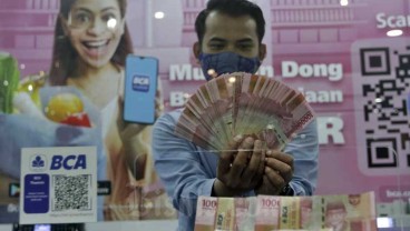 Cum Dividen Hari Ini, Saham BBCA Melemah