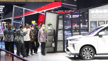 Di Booth Toyota, Jokowi Dipamerkan Mobil Ini