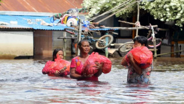 Tiga Hari Usai Dilantik, Kepala BNPB Mayjen Suharyanto Tinjau Banjir di Kalteng dan Kalbar