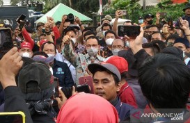 Resmi! Anies Naikan UMP 2022 DKI Jakarta Sebesar Rp37.749