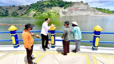 Jokowi dan Petani Sulawesi Selatan Menanam Jagung di Jeneponto