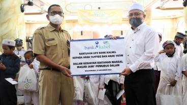 UPZ Bank Kalsel Berikan Santunan Kepada Para Peserta Sunatan Massal