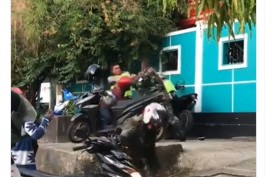 Aksi Baku Hantam TNI Vs Polisi di Ambon Berakhir Damai, Ini Video Viralnya