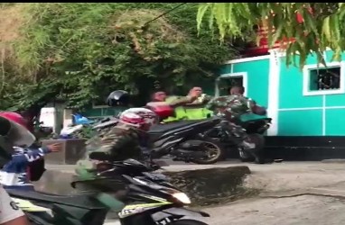 Duduk Perkara 2 Oknum Polisi dan Seorang Anggota TNI Baku Hantam di Ambon, Berawal dari Tilang