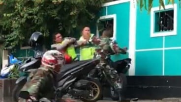 Viral Video Baku Hantam TNI vs Polisi di Ambon, Ini Kronologi Lengkapnya