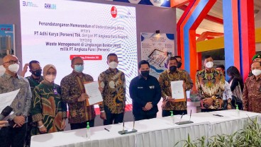 Angkasa Pura Properti dan Adhi Karya Tandatangani MoU Pengelolaan Limbah dan Sampah di Seluruh Angkasa Pura I