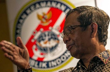 Mahfud Berdebat dengan Tifatul soal Fatwa MUI, Wajib Diikuti atau Tidak?