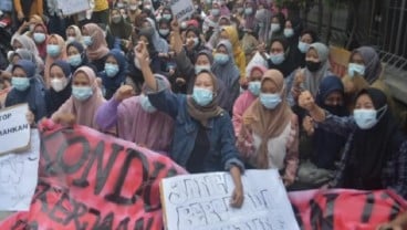 Buruh di Sejumlah Daerah Lakukan Unjuk Rasa Tolak Penetapan UMK Berdasarkan PP 36