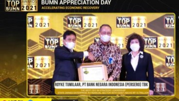 Dirut BNI Royke Tumilaar Raih Top CEO in Strategic Leadership BUMN Award 2021