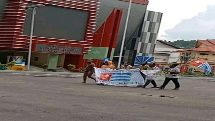 Soal Pengibaran Bendera Bintang Kejora di Teluk Bintuni, Bupati: Itu Hal Biasa