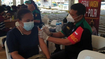Petugas Kesulitan Vaksinasi Warga Asli Papua