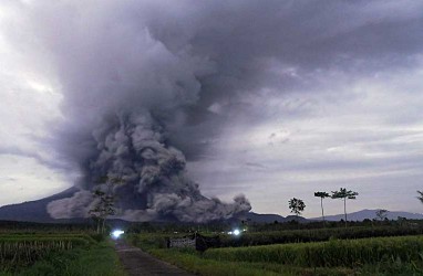 Terungkap! Ini Penyebab Gunung Semeru Meletus