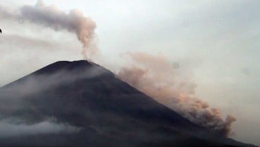 Erupsi Gunung Semeru, AirNav Arahkan Pesawat Lewat Utara Jawa