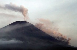 Erupsi Gunung Semeru, AirNav Arahkan Pesawat Lewat Utara Jawa