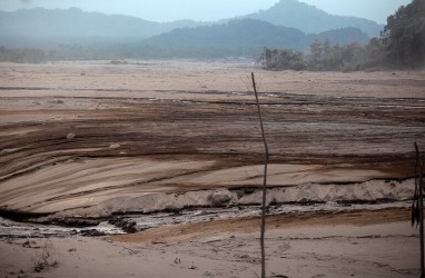 Tujuh Tangkapan Kamera Seputar Erupsi Semeru per Minggu, 5 Desember 2021