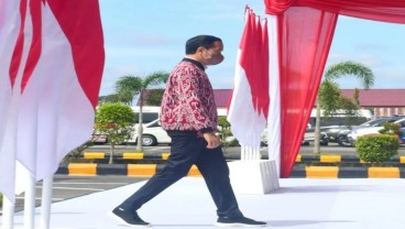 Jokowi Beli Jaket Bomber dengan Motif Dayak Sintang, Ini Penampakannya