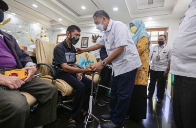 Ratusan Disabilitas Terima Alat Bantu dari Pemkot Bandung