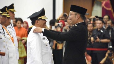 Membaca Lagi Cerita Kebersamaan Mang Oded dan Ridwan Kamil