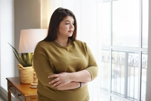Ilustrasi perempuan mengalami obesitas/Freepik.com
