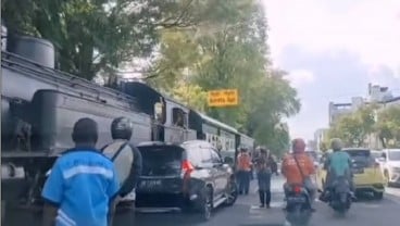 Viral Video Mobil Pajero Tertabrak Kereta Uap di Solo, Ini Kronologinya