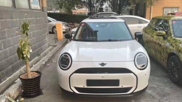 Ini Tampilan Mobil Mini Hardtop Terbaru, Simak Perubahannya