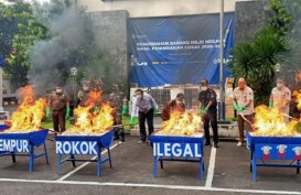 KPPBC Purwakarta Musnahkan Barang Bukti Hasil Penindakan Pelanggaran Cukai di Purwasuka