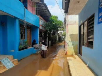 Banjir Rendam Empat RT di Kampung Baru Kelurahan Pondok Pinang Jakarta Selatan