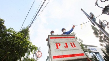 Kabel-kabel yang Seliweran di Udara Kota Bandung Mulai Dialihkan ke Bawah Tanah