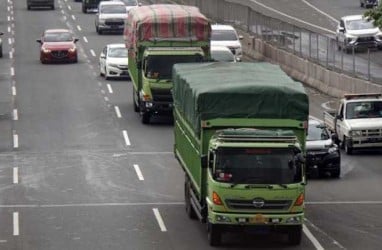 Truk AMDK Dituding Jadi Penyebab Jalur Sukabumi-Jakarta Rusak