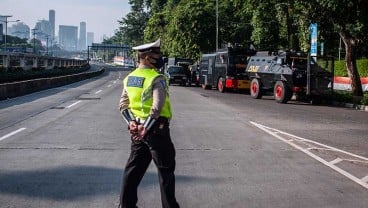 Gara-gara Bantu Buka Jalan Ambulans, Pengendara Motor Ini Ditilang Polisi