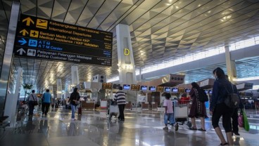 Kedatangan Internasional Soetta Penuh Sesak, Nasib Penumpang yang Hendak Karantina Tak Jelas