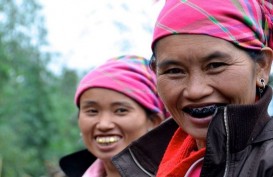 Mengenal Tradisi Menghitamkan Gigi pada Suku Vietnam