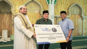 Taspen Salurkan Bantuan Digitalisasi Pendidikan dan Korban Erupsi Semeru