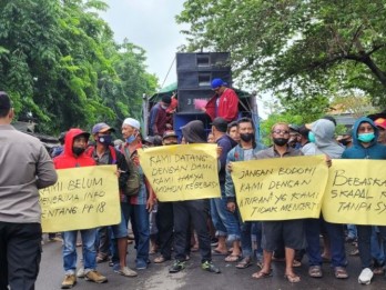 Ratusan Nelayan Demo di Situbondo, Minta Kapal Ikan yang Ditangkap Dibebaskan