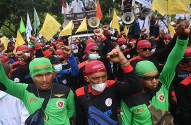 Viral Video Para Buruh Duduki Kantor Gubernur Banten, Protes Soal Penetapan UMP