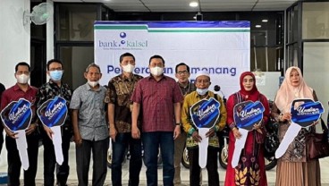 Paimin Terima Sepeda Motor dari Undian Simpeda KPE Bank Kalsel