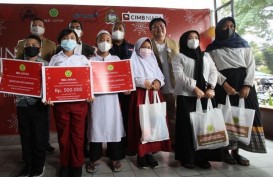 Pemkot Bandung-IKA Unpar Salurkan Bantuan Tunai Bagi Ratusan Anak Terdampak Pandemi