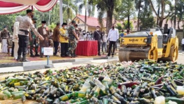 Bupati Purwakarta Prihatin Miras Sulit Dikendalikan, Hari Ini Saja 3.000 Botol Dimusnahkan