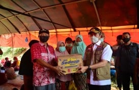 Pemprov Riau Bantu Korban Banjir di Rokan Hulu