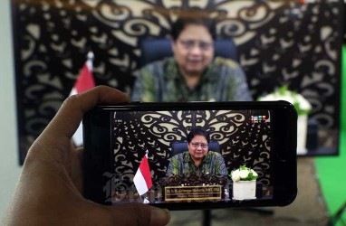 Airlangga: Pelaku Perjalanan Luar Negeri Wajib Patuhi Aturan Karantina