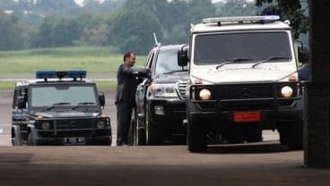 Viral Video Oknum Paspampres Pecahkan Kaca Spion Pengendara Mobil di Jalan Tol