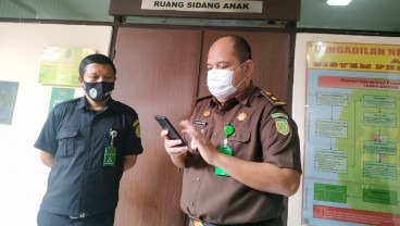 Sidang ke-10 Pelecehan Santriwati Hadirkan Bidan, Dokter dan Kerabat Terdakwa 