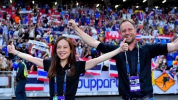 Sosok Cantik Madam Pang, Manajer Timnas Thailand yang Curi Perhatian