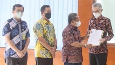 Lantik Dewas Perumda BPR, Yana Sentil Soal Fungsi Layani Masyarakat Bukan Korporat