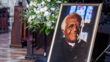 Uskup Agung Desmond Tutu Dimakamkan dalam Upacara Sederhana